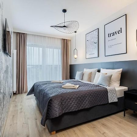Klimatyzowany Apartament Very Berry Z Parkingiem W Poznaniu By Noclegi Renters Esterno foto