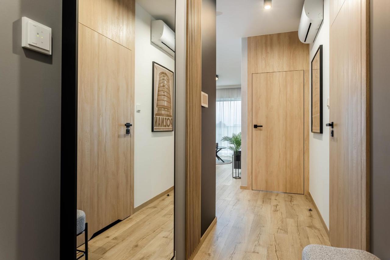 Klimatyzowany Apartament Very Berry Z Parkingiem W Poznaniu By Noclegi Renters Esterno foto